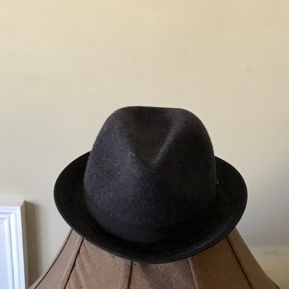 Mens short brim wool hat